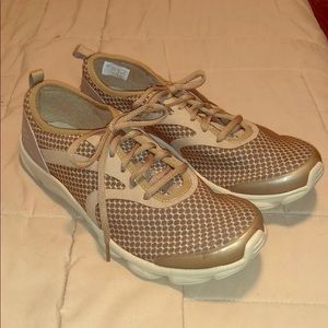 Easy spirit tennis shoes size 11